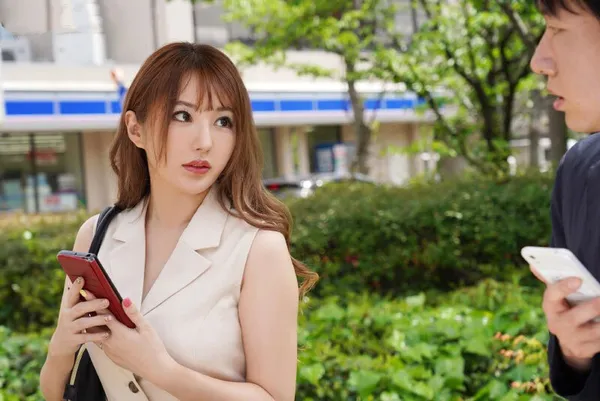 sex uncensored Lên tinder tìm người hẹn hò thì gặp phải chị quản lý xinh đẹp thiếu thốn ở công ty