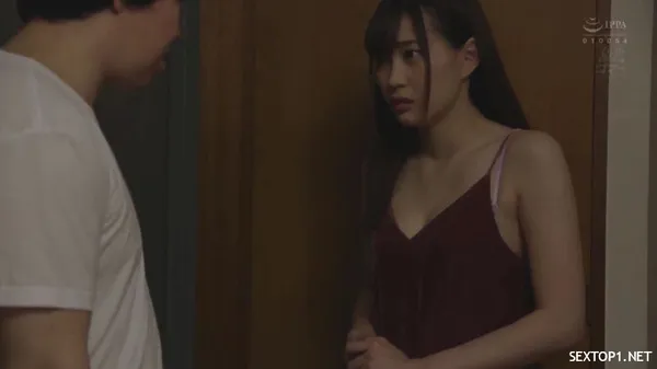 đit gai xinh Phát hiện bí mật của ả hàng xóm khó ưa